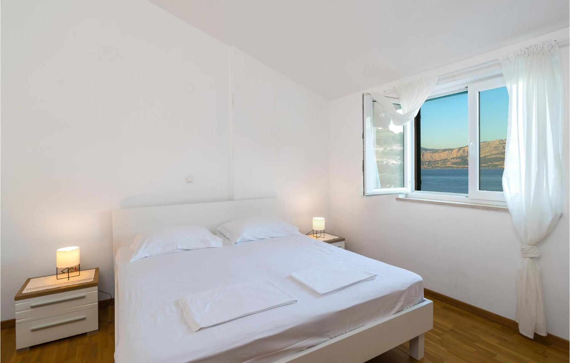 Nice Home In Postira With Outdoor Swimming Pool Eksteriør bilde